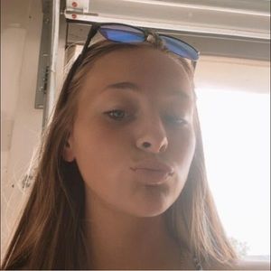 Meet your Posher, Julianna